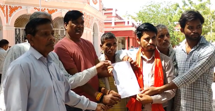 जलभराव व सड़क की समस्या को लेकर वार्ड 36 के निवासियों ने कलेक्टर को दिया ज्ञापन  