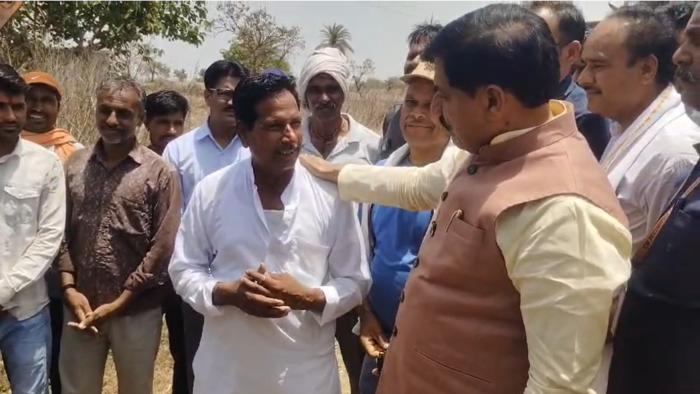 वेयरहाउस पर तौल कांटा और गेहूं उपार्जन की सारी प्रक्रिया को देखने भी आया हूं: मुख्यमंत्री डॉ. मोहन यादव