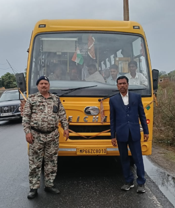 बड़ा खुलासाः बिना परमिट चल रहे 6 स्कूली वाहनों पर परिवहन विभाग की कार्रवाई