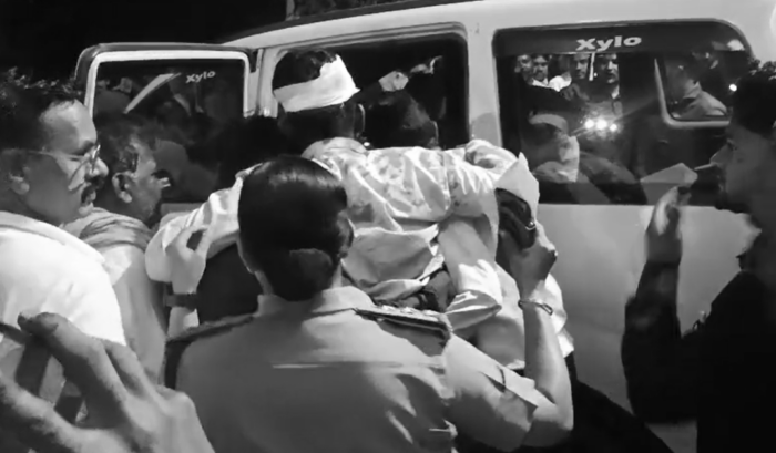 रेत से भरे बेकाबू ट्रैक्टर ने पैदल यात्रियों को रौंदा: एक की मौत, दो घायल