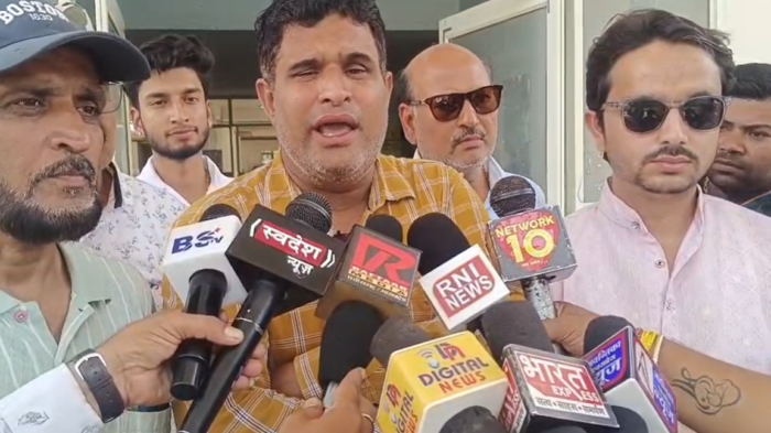 एलिवेटेड ब्रिज के विरोध में व्यापारी पहुंचे कलेक्टर कार्यालय: बोले- अस्तित्व बचाने की लड़ाई, 200 दुकानें होंगी प्रभावित