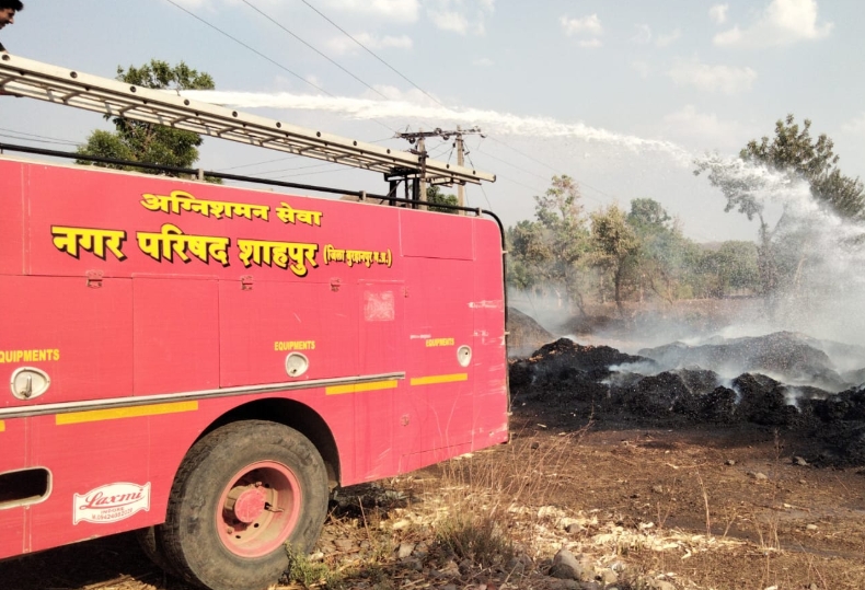 बुरहानपुर में भीषण आग, 60 ट्रॉली पशु चारा जलकर खाक