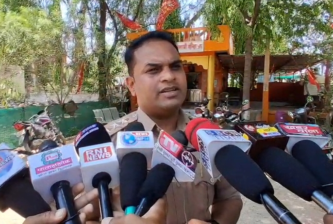 मंदसौर में NSUI का प्रदर्शन, प्राचार्य पर कर्मचारी से मारपीट का आरोप