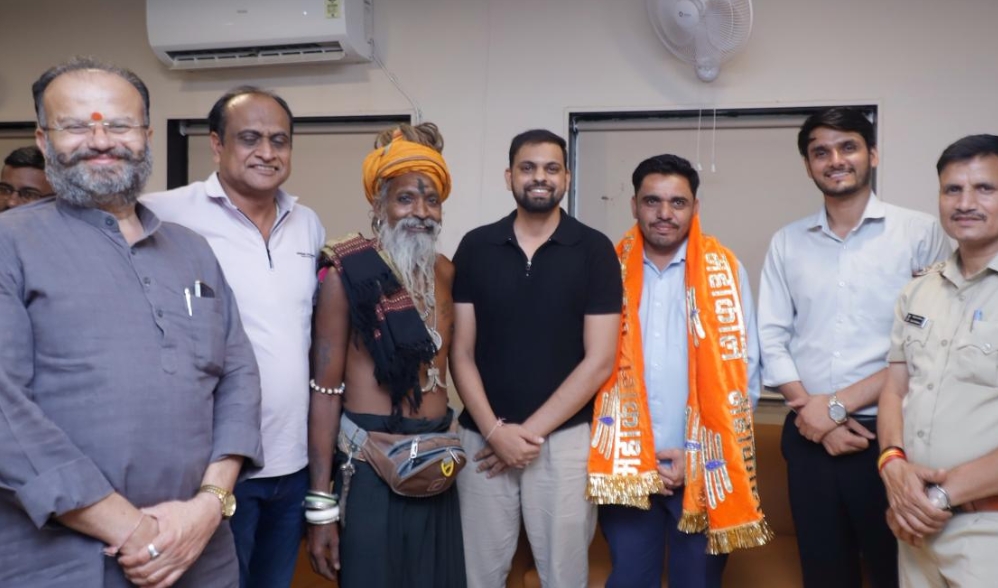महाकाल मंदिर की हाईटेक सुरक्षा से बड़ी सफलता, 5 लाख का ब्रेसलेट श्रद्धालु को लौटाया गया