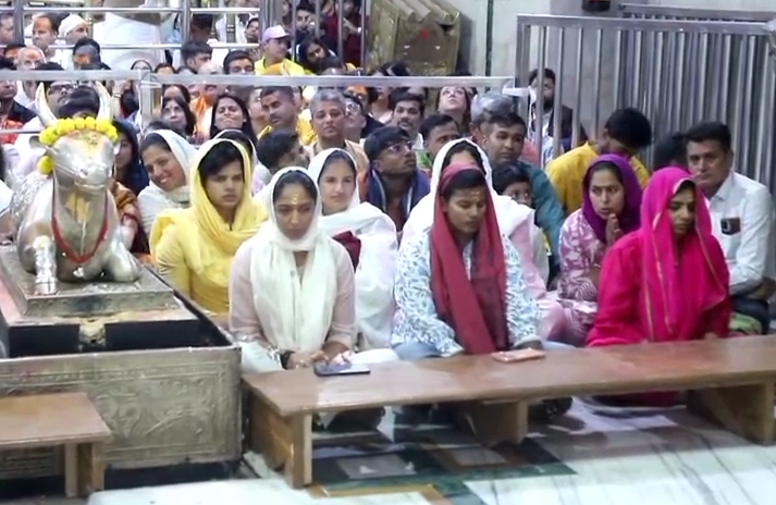 वर्ल्ड कप से पहले बाबा महाकाल की शरण में पहुंची भारतीय महिला क्रिकेट टीम, भस्म आरती में लिया आशीर्वाद