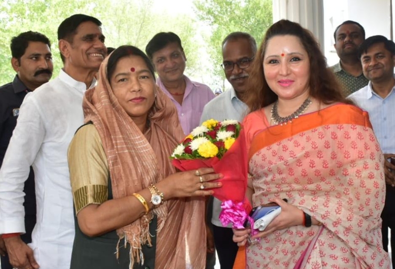 मैहर में मंत्री के वीआईपी काफिले पर उठे सवाल, ईंधन बचत संदेश पर छिड़ी बहस