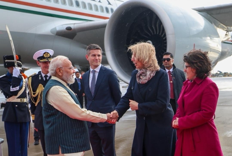 PM Modi Netherlands Visit: नीदरलैंड दौरे पर पीएम मोदी ने भारतीय समुदाय को किया संबोधित