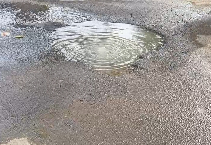 बड़वानी में सीवरेज सिस्टम बना जनता के लिए मुसीबत, ओवरफ्लो चैंबरों से फैली गंदगी और बदबू