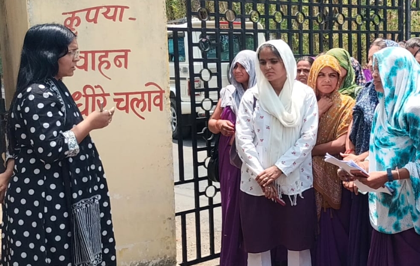 बड़वानी में आशा-ऊषा कार्यकर्ताओं का प्रदर्शन, बकाया भुगतान को लेकर नाराजगी