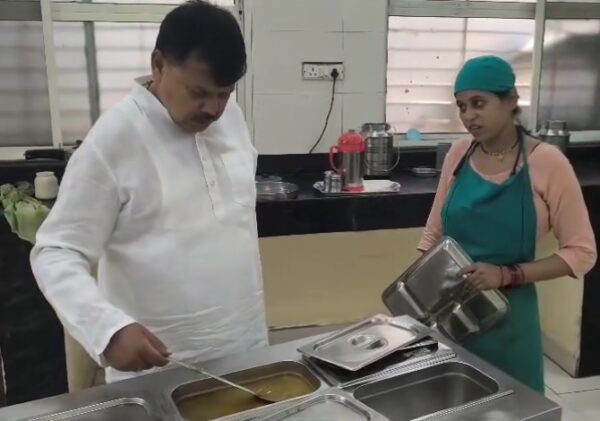 ग्वालियर के सिविल अस्पताल हजीरा का ऊर्जा मंत्री ने किया औचक निरीक्षण, व्यवस्थाओं पर जताई नाराजगी