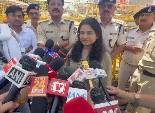 मैहर में NEET पेपर लीक मामले को लेकर युवक कांग्रेस का प्रदर्शन, ट्रेन रोकने की कोशिश में कई कार्यकर्ता हिरासत में