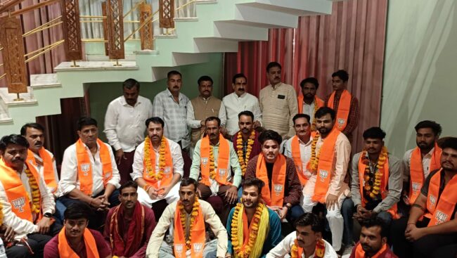 दतिया में कांग्रेस को झटका, क्षत्रिय समाज सहित कई नेता भाजपा में शामिल