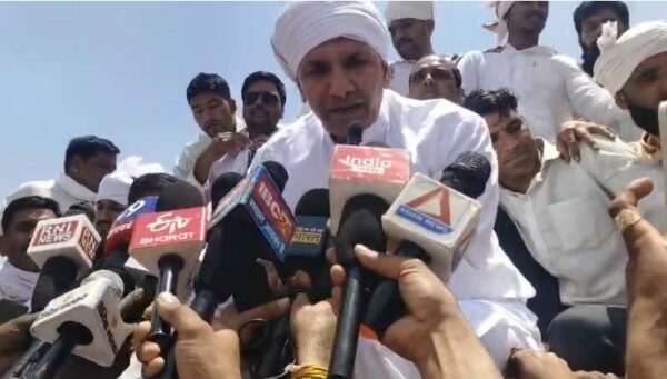 शाजापुर में किसानों का NH-52 पर चक्काजाम, कांग्रेस ने सरकार पर वादाखिलाफी का लगाया आरोप