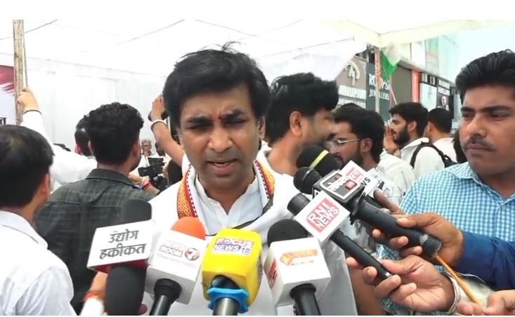 मीनाक्षी नटराजन का नामांकन निरस्त होने पर कांग्रेस का धरना, विक्रांत भूरिया बोले- लोकतंत्र पर हमला