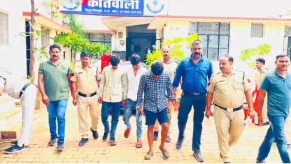 शिवपुरी पुलिस की बड़ी कार्रवाई, 22 लाख की स्मैक और कार के साथ तीन तस्कर गिरफ्तार