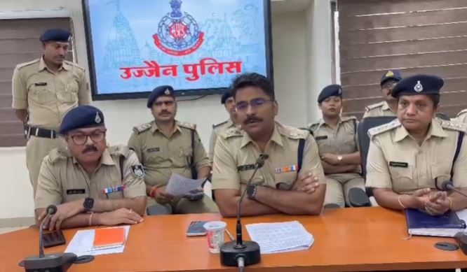 साइबर ठगी का बड़ा खुलासा, चोरी के पैसों से खरीदते थे गोल्ड कॉइन, 3 गिरफ्तार