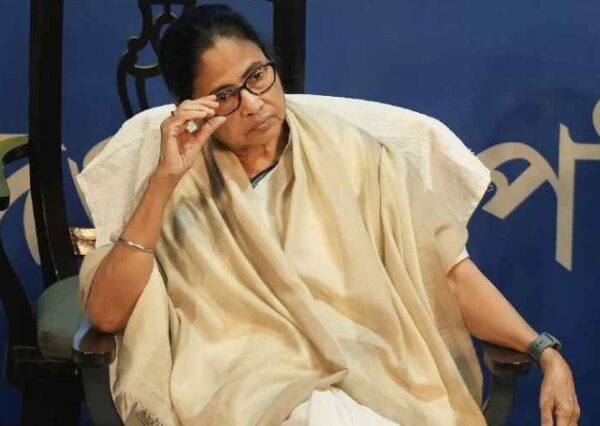 TMC में बड़ा राजनीतिक एक्शन, फर्जी हस्ताक्षर मामले में दो विधायक सस्पेंड