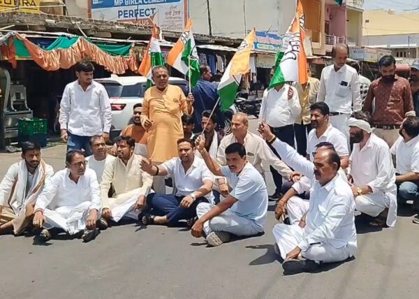 शाजापुर: बिना अनुमति प्रदर्शन और पुतला दहन पर 11 नामजद सहित केस दर्ज