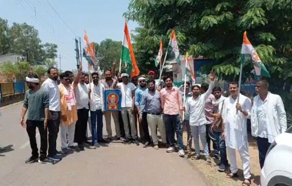 राज्यसभा चुनाव विवाद को लेकर पन्ना में कांग्रेस का प्रदर्शन, चुनाव आयोग के खिलाफ जताया विरोध