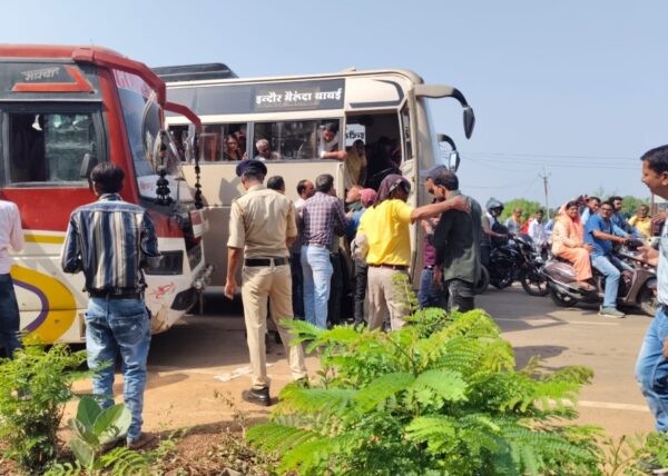 सोमवती अमावस्या पर बुधनी नर्मदा ब्रिज के पास 3 किमी लंबा जाम, श्रद्धालुओं की भारी भीड़