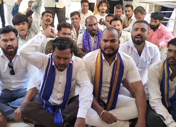 कालापीपल गोलीकांड के विरोध में भीम आर्मी और आजाद समाज पार्टी का प्रदर्शन