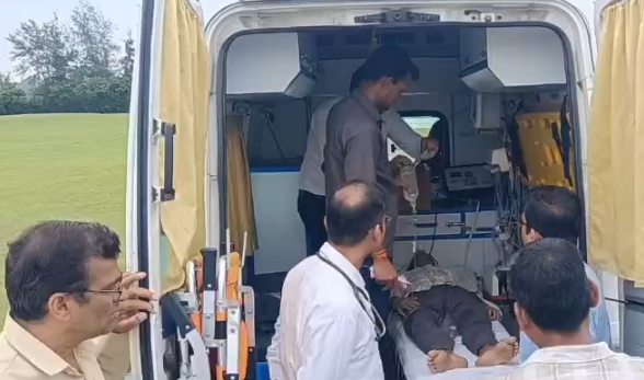 नर्मदापुरम में पहली बार पीएम श्री एयर एम्बुलेंस सेवा से गंभीर मरीज का नागपुर एयरलिफ्ट
