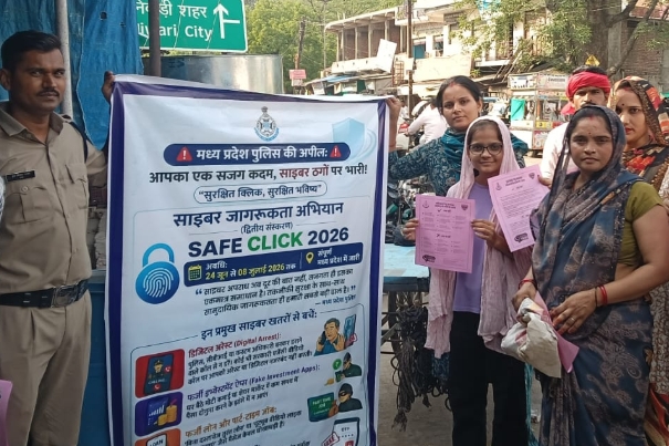 निवाड़ी पुलिस का ‘सेफ क्लिक 2.0’ अभियान, साइबर अपराधों के प्रति किया जागरूक