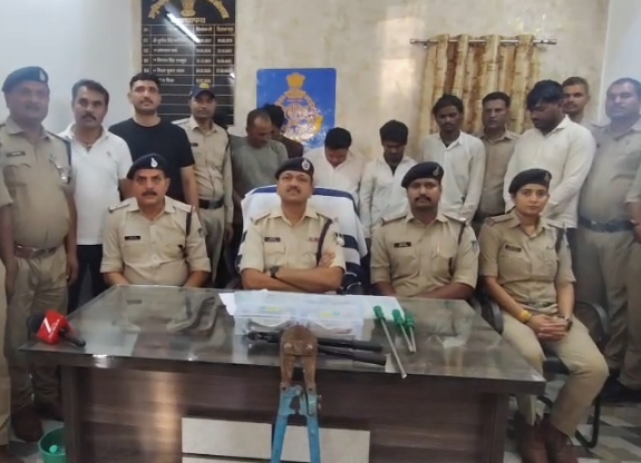सीएम राइज स्कूल के प्राचार्य के घर हुई चोरी का खुलासा, कई आरोपी गिरफ्तार
