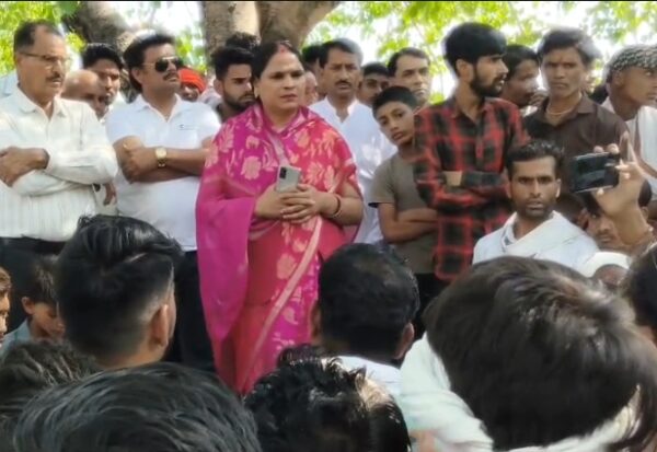 गुना के कुंभराज में हफ्ता वसूली और रंगदारी के विरोध में बाजार बंद, प्रशासन से सख्त कार्रवाई की मांग
