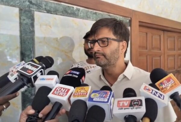 तेज आंधी-तूफान से निमाड़ और बुरहानपुर में केला फसल को भारी नुकसान, मुआवजे पर विवाद