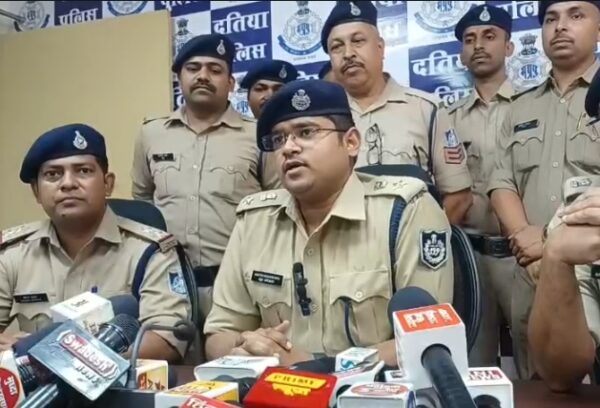 दतिया में पुलिस की बड़ी कार्रवाई, 86.85 किलो गांजे के साथ तस्कर गिरफ्तार