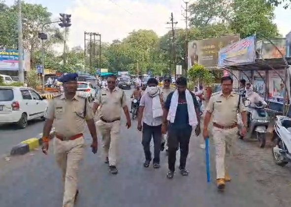 उमरानाला पुलिस की बड़ी कार्रवाई, रेत माफिया गिरफ्तार, 75 लाख की संपत्ति जब्त