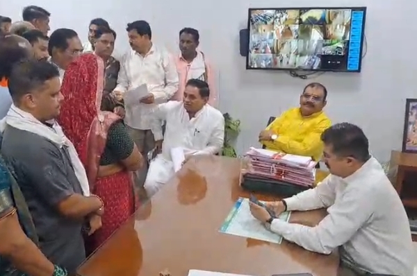 ओंकारेश्वर में सिंहस्थ-2028 और मास्टर प्लान को लेकर पारदर्शिता की मांग, क्षेत्रवासियों ने सौंपा ज्ञापन