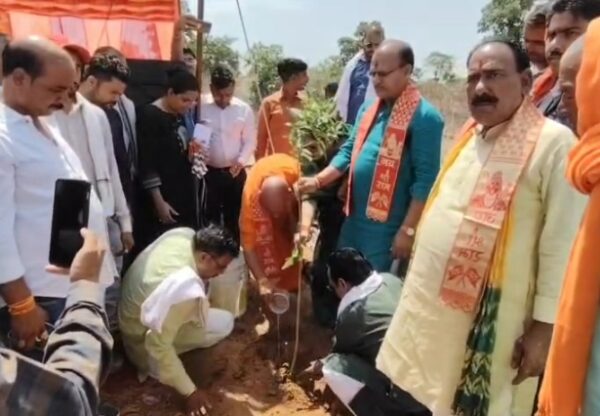 निवाड़ी के टेहरका को मिली डेढ़ करोड़ रुपये के स्टेडियम की सौगात, विधायक अनिल जैन ने किया भूमिपूजन
