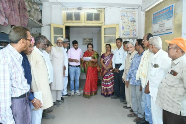 बुरहानपुर: SMS आधारित बिजली बिल व्यवस्था से उपभोक्ता परेशान, ताप्ती सेवा समिति ने सौंपा ज्ञापन