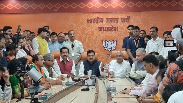 Rajya Sabha Elections: भाजपा कार्यालय पहुंचे मुख्यमंत्री डॉ. मोहन यादव, निर्वाचित सांसदों को दी बधाई