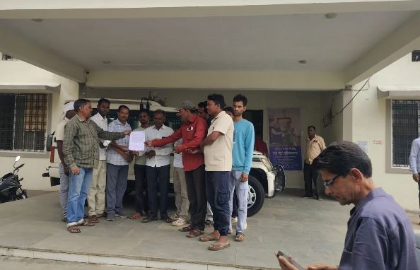 विकासखंड मोहखेड़ में विद्युत कार्य में अनियमितता के आरोप, ग्रामीणों ने की जांच की मांग