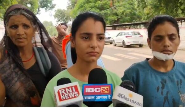 रास्ते के विवाद में पीड़ित परिवार का आरोप- मुख्य आरोपियों के नाम FIR से गायब