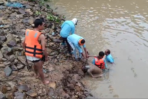 पन्ना में बारिश से पहले प्रशासन अलर्ट, कलेक्टर ने बाढ़ आपदा प्रबंधन को लेकर दिए सख्त निर्देश