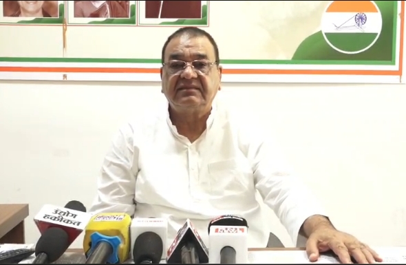 दतिया उपचुनाव में भाजपा के टिकट बदलाव पर सियासी बवाल, नरोत्तम मिश्रा समर्थकों का प्रदर्शन