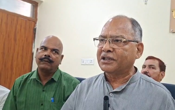 कोरोना काल से पहले वाले रेलवे स्टेशनों पर फिर से ट्रेनों का ठहराव बहाल करने की मांग, सांसद राजाराम सिंह ने उठाया मुद्दा