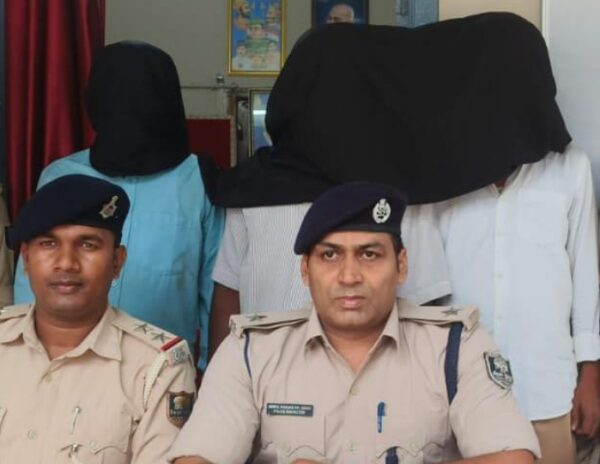मधुबनी में कोडीन युक्त कफ सिरप तस्करी का खुलासा, तीन आरोपी गिरफ्तार; कई देशों की करेंसी बरामद