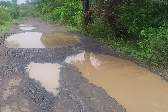 बैतूल में 3 किलोमीटर सड़क बनी मुसीबत का कारण
