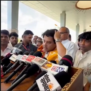 ग्वालियर पहुंचे केंद्रीय मंत्री ज्योतिरादित्य सिंधिया, दतिया उपचुनाव में भाजपा की जीत का जताया भरोसा