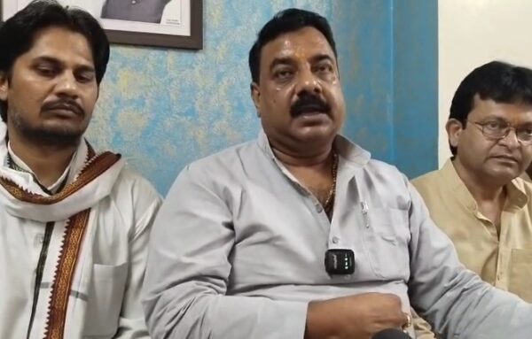 गुना में कांग्रेस का सरकार पर हमला, मंदिरों की जमीन, खाद संकट और भ्रष्टाचार के मुद्दों पर उठाए सवाल