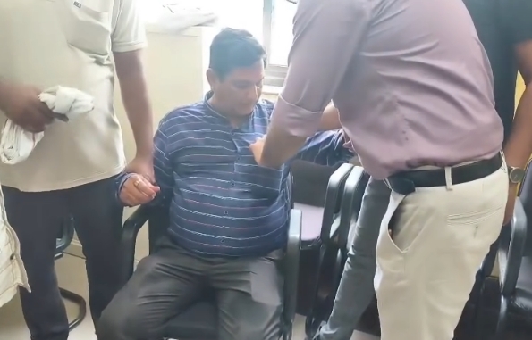 ग्वालियर में लोकायुक्त की बड़ी कार्रवाई, रिश्वत लेते रंगे हाथ पकड़े गए नगर निगम के एग्जीक्यूटिव इंजीनियर