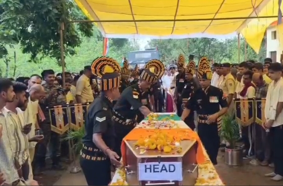 सिवनी मालवा के शहीद हवलदार संतोष कुमार जाट को सैन्य सम्मान के साथ अंतिम विदाई