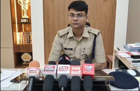 बुरहानपुर पुलिस की बड़ी कार्रवाई, 20 लाख रुपये के 100 गुम मोबाइल बरामद कर मालिकों को लौटाए