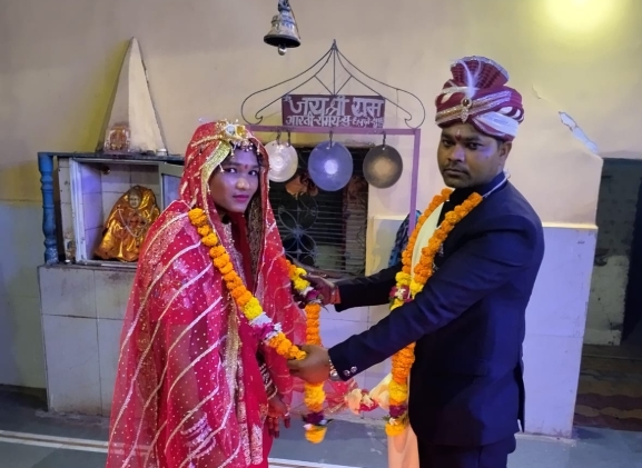 सीहोर में शादी के तीन दिन बाद गहने लेकर लापता हुई नवविवाहिता, परिवार ने जनसुनवाई में लगाई गुहार