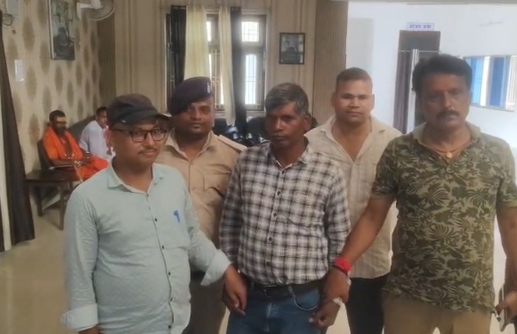 जहानाबाद में निगरानी की बड़ी कार्रवाई, 5 हजार रुपये रिश्वत लेते अमीन गिरफ्तार